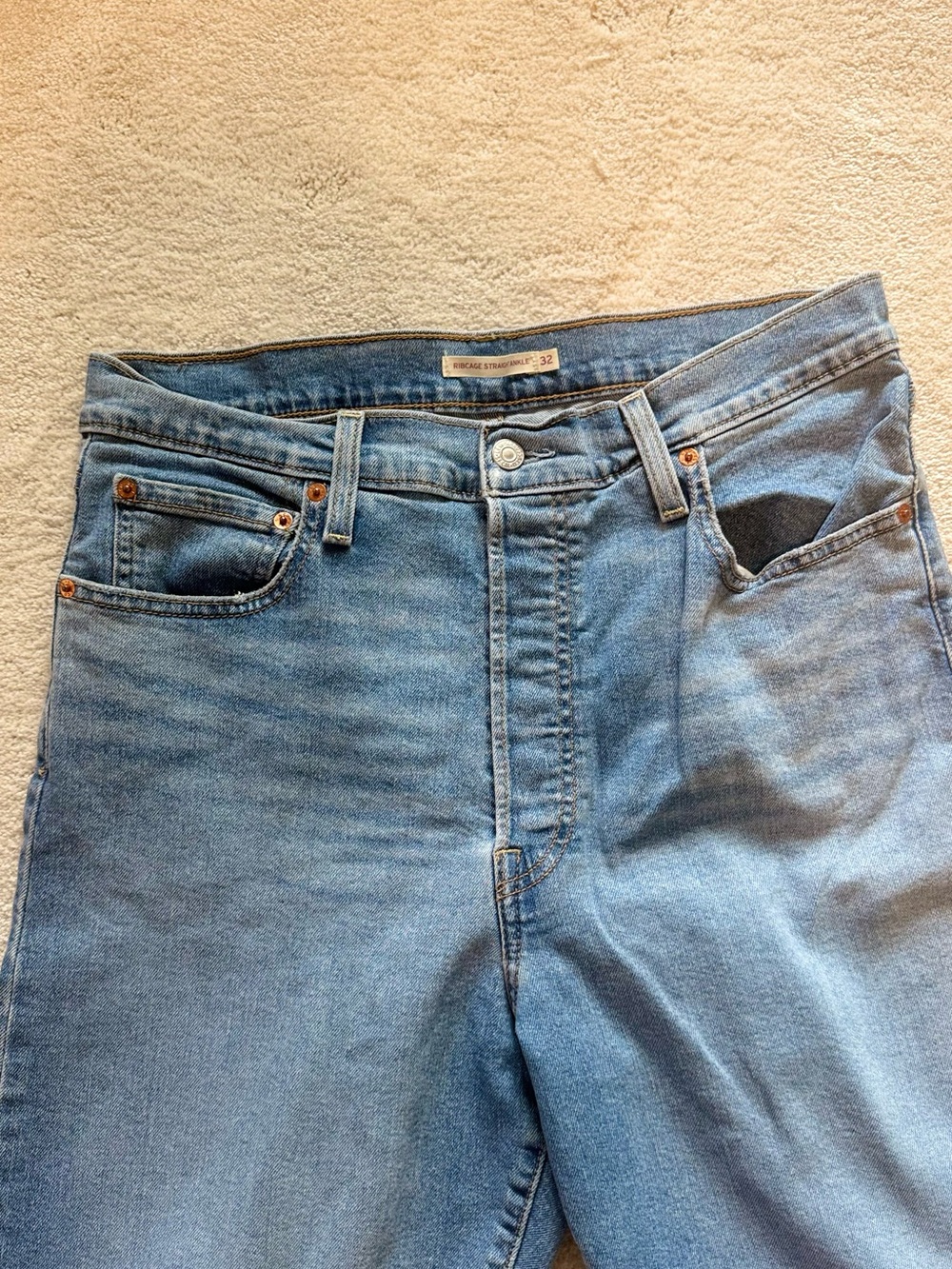 Levi's Ribcage  Straight Ankle Denim Jeans - Picture 4 of 10